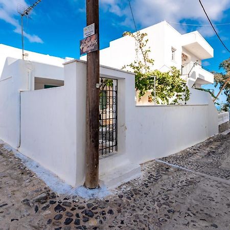 Authentic Santorinian Home Experience Fira  Extérieur photo